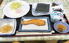 朝食一例